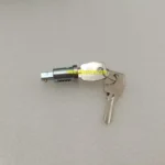 RTC3022  CWC500190  Land-Rover Defender Front Door Lock Barrel and Keys - Image 2
